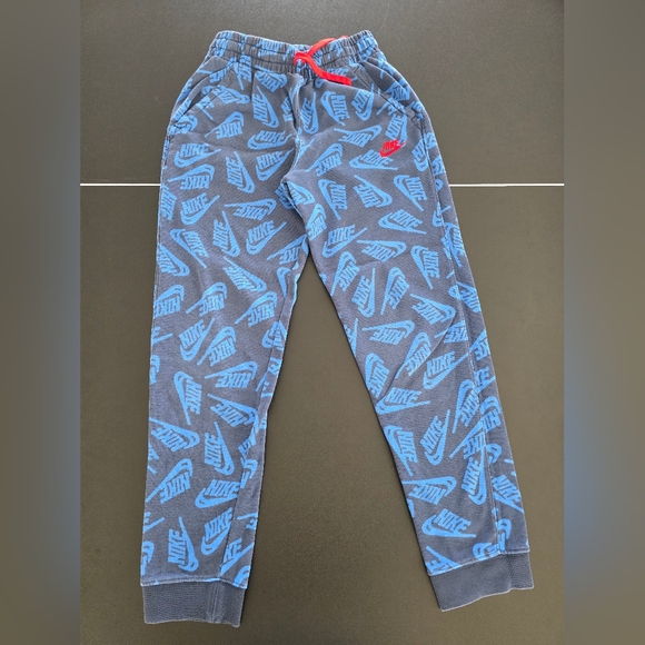 *preworn* Boys Nike Set Youth XL *Size Tag Removed From Hoodie, SEE PICS - Picture 2 of 8